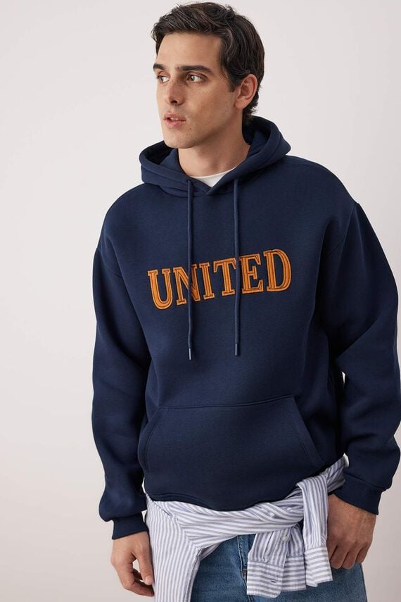Sudadera con capucha y texto