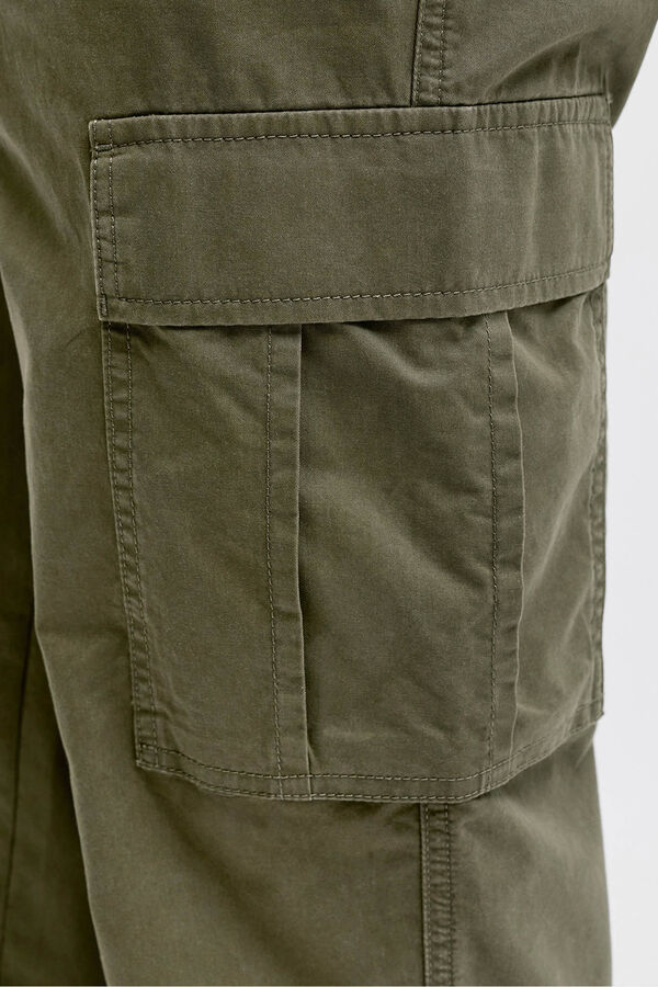 JJ REBEL Pantal&oacute;n cargo algod&oacute;n tiro medio verde