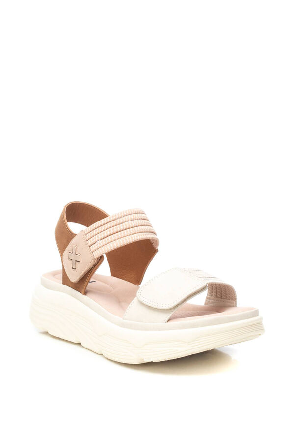 XTI Sandalia tiras el&aacute;sticas velcro beige
