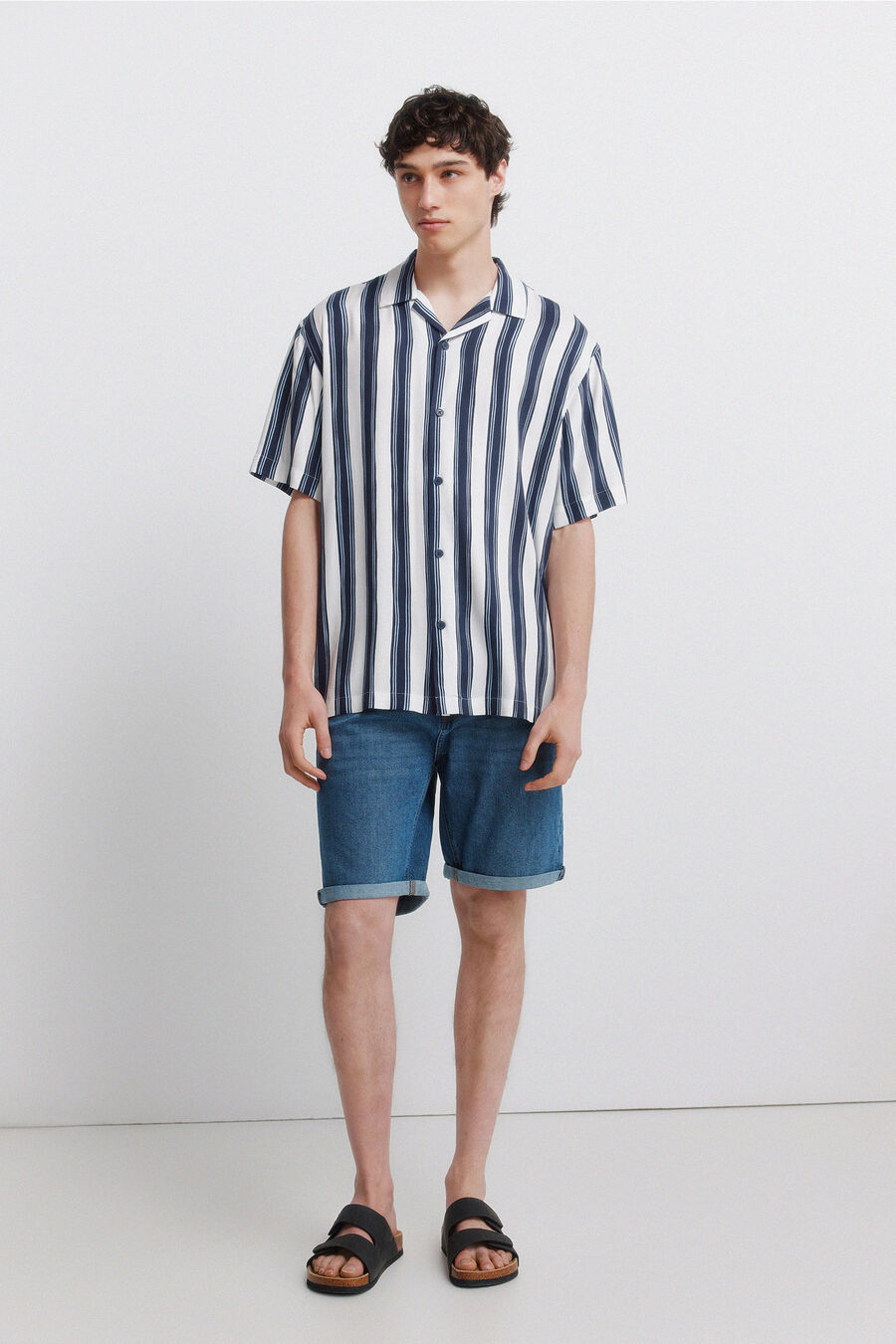 Bermuda vaquera básica slim fit