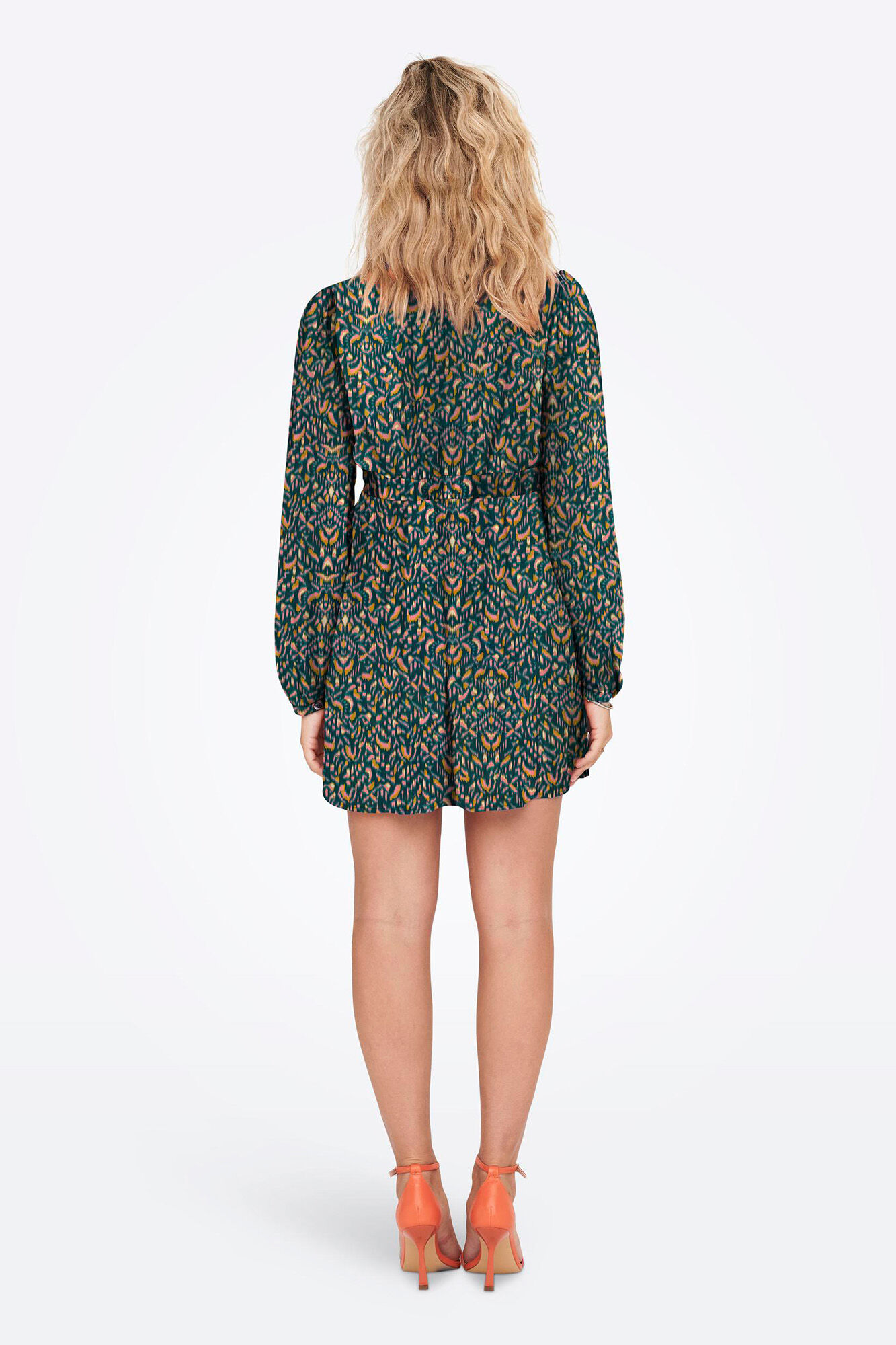 Only Vestido corto cuello pico