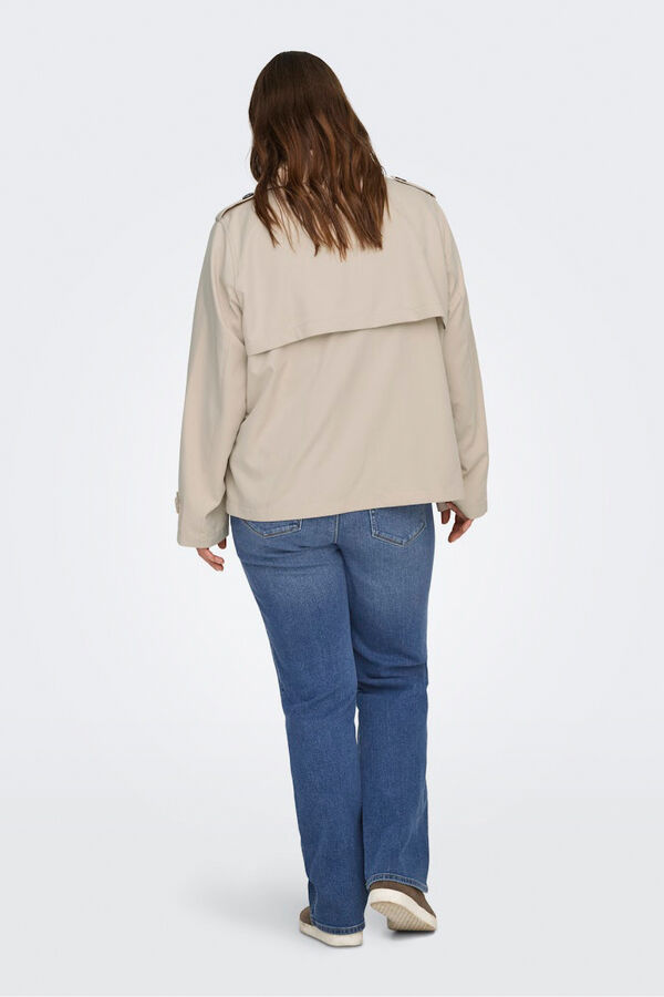 Only Carmakoma Gabardina corta talla grande beige