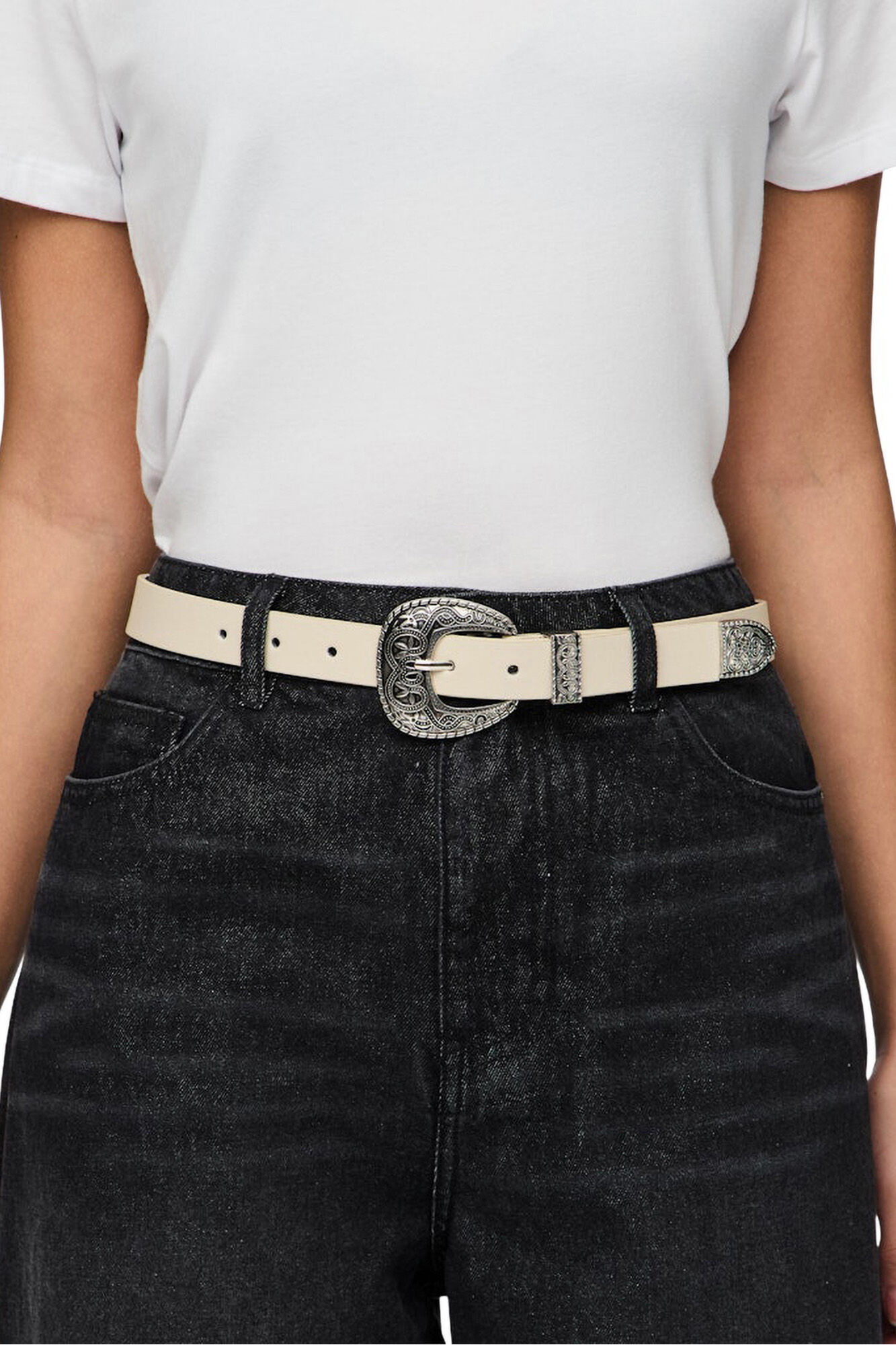 Pieces L&auml;ssiger silberner Schnalle