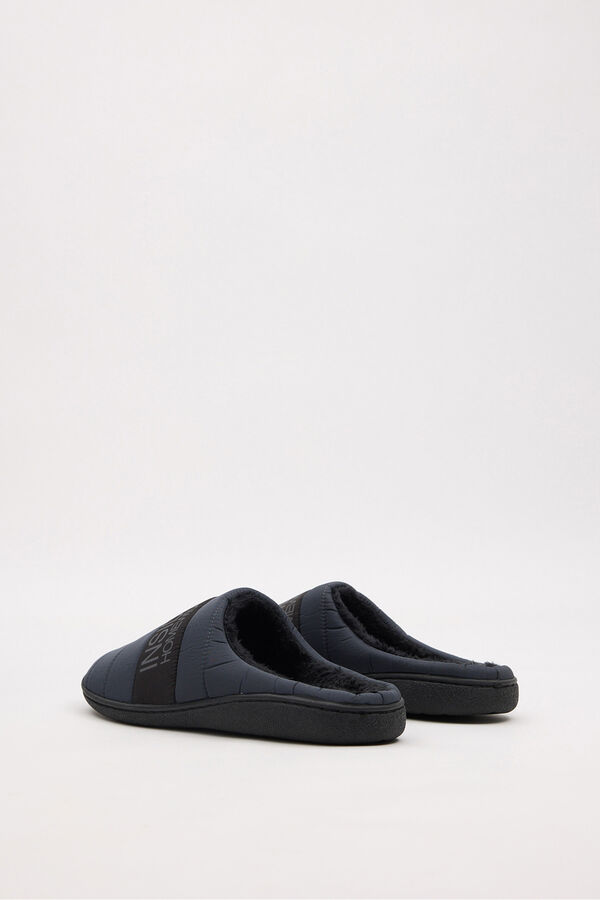 Inside Zapatillas de casa acolchadas preto