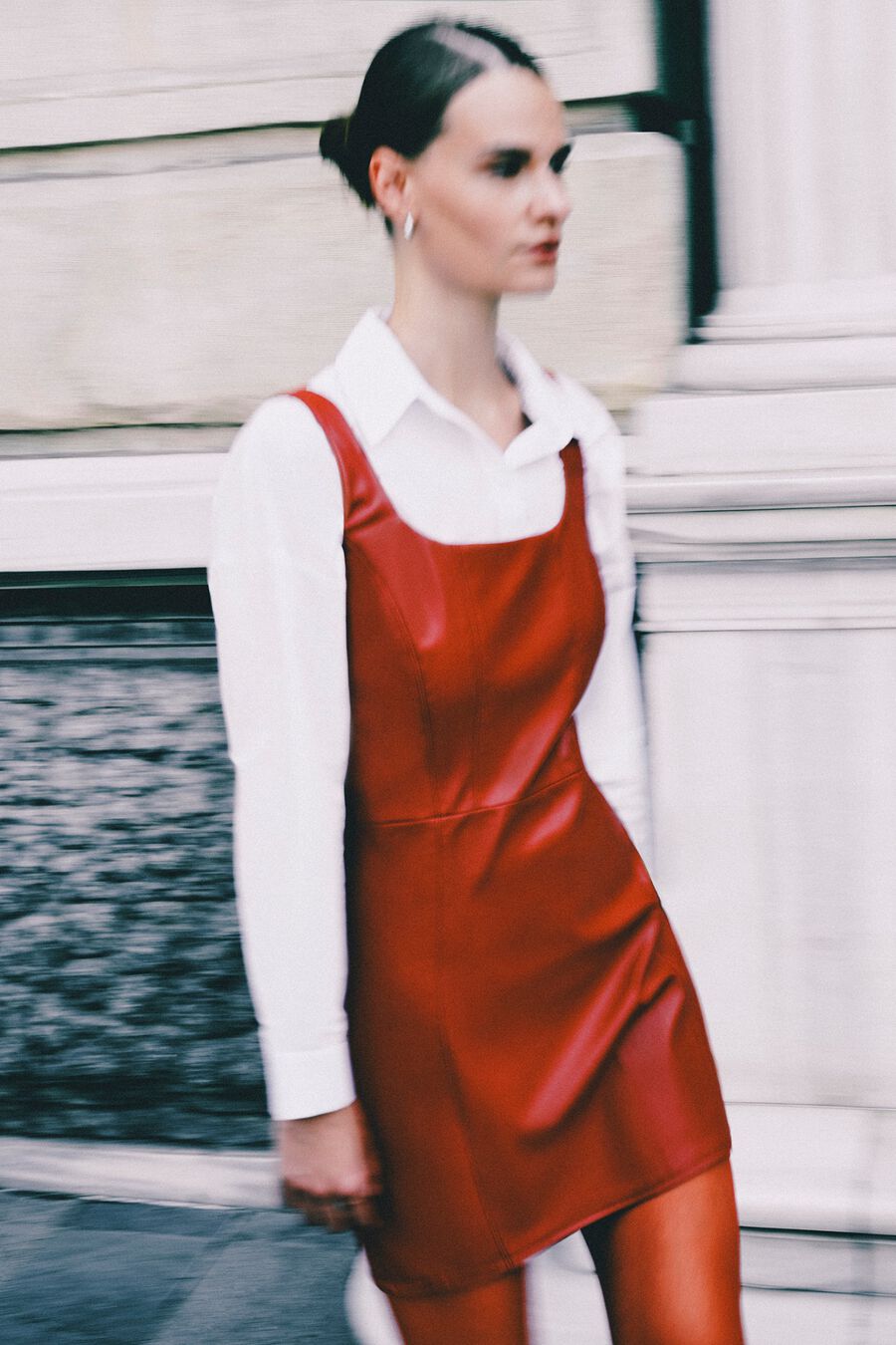 Vestido corto de piel