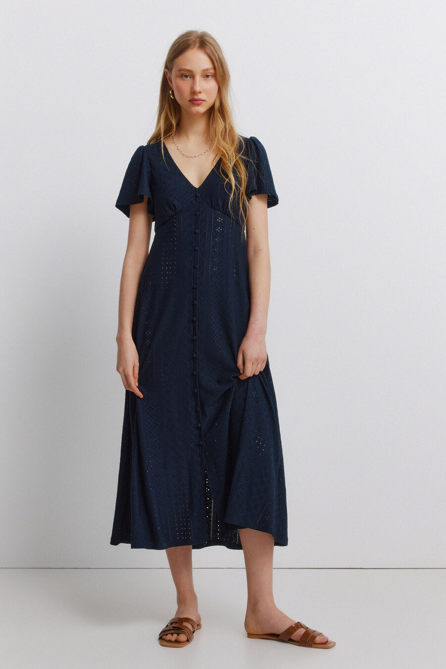 Vestido midi bordado suizo