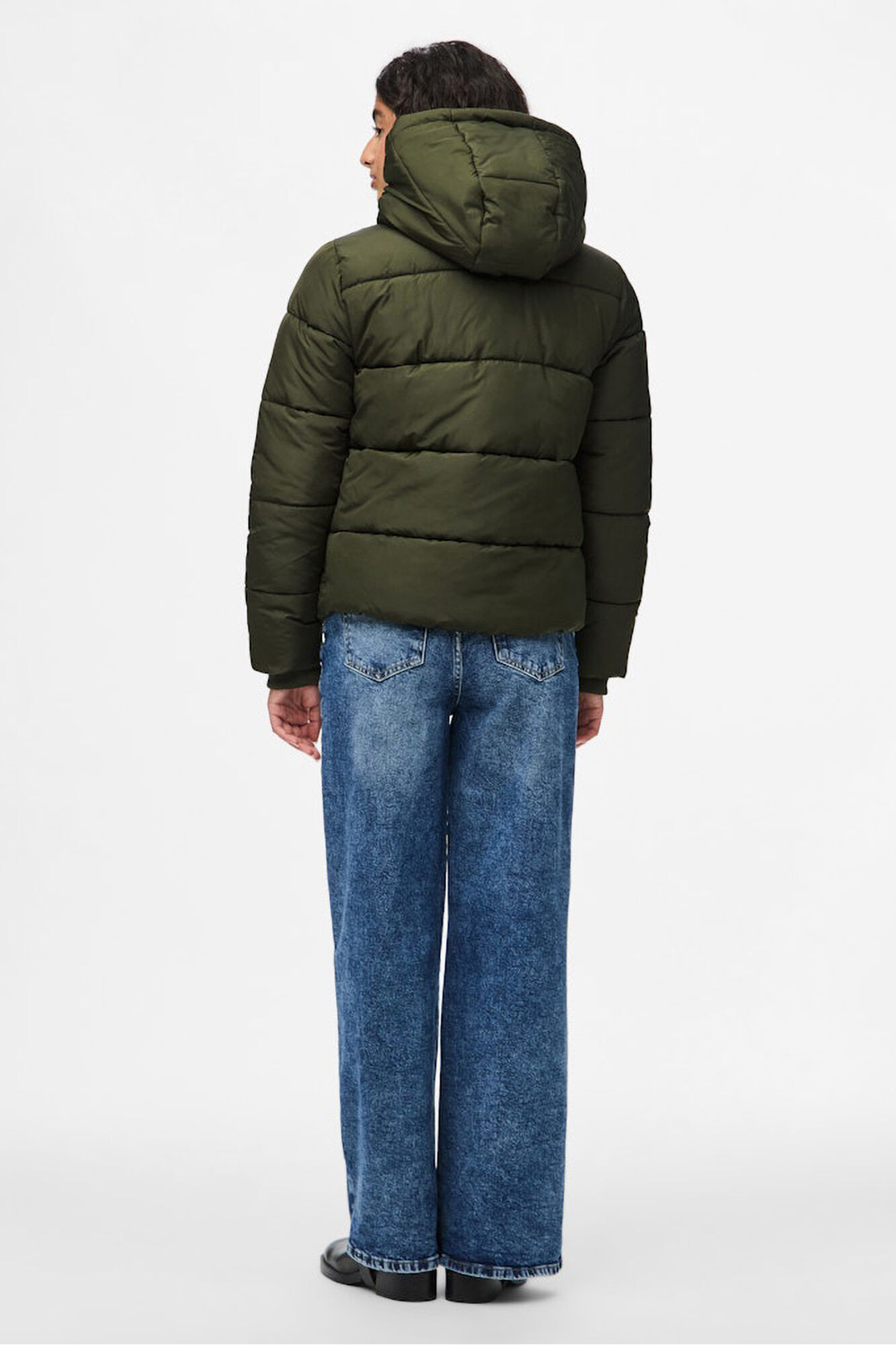 Pieces Casaco acolchoado curto com capuz