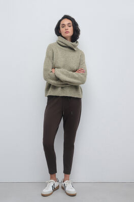 Pantalón largo recto estilo chino