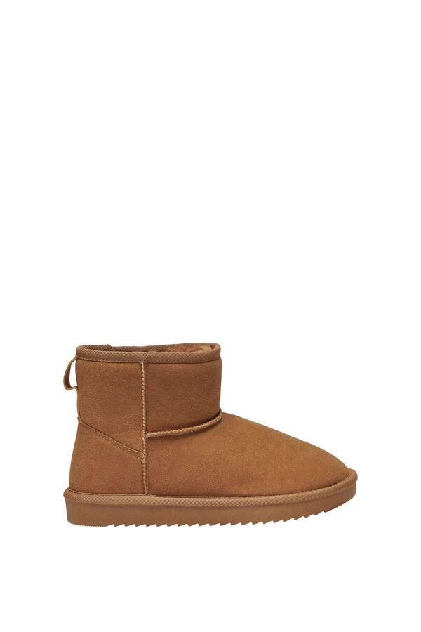 Only Szőrm&eacute;vel b&eacute;lelt vel&uacute;r bokacsizma barna