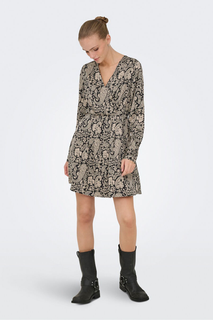 Vestido corto satinado