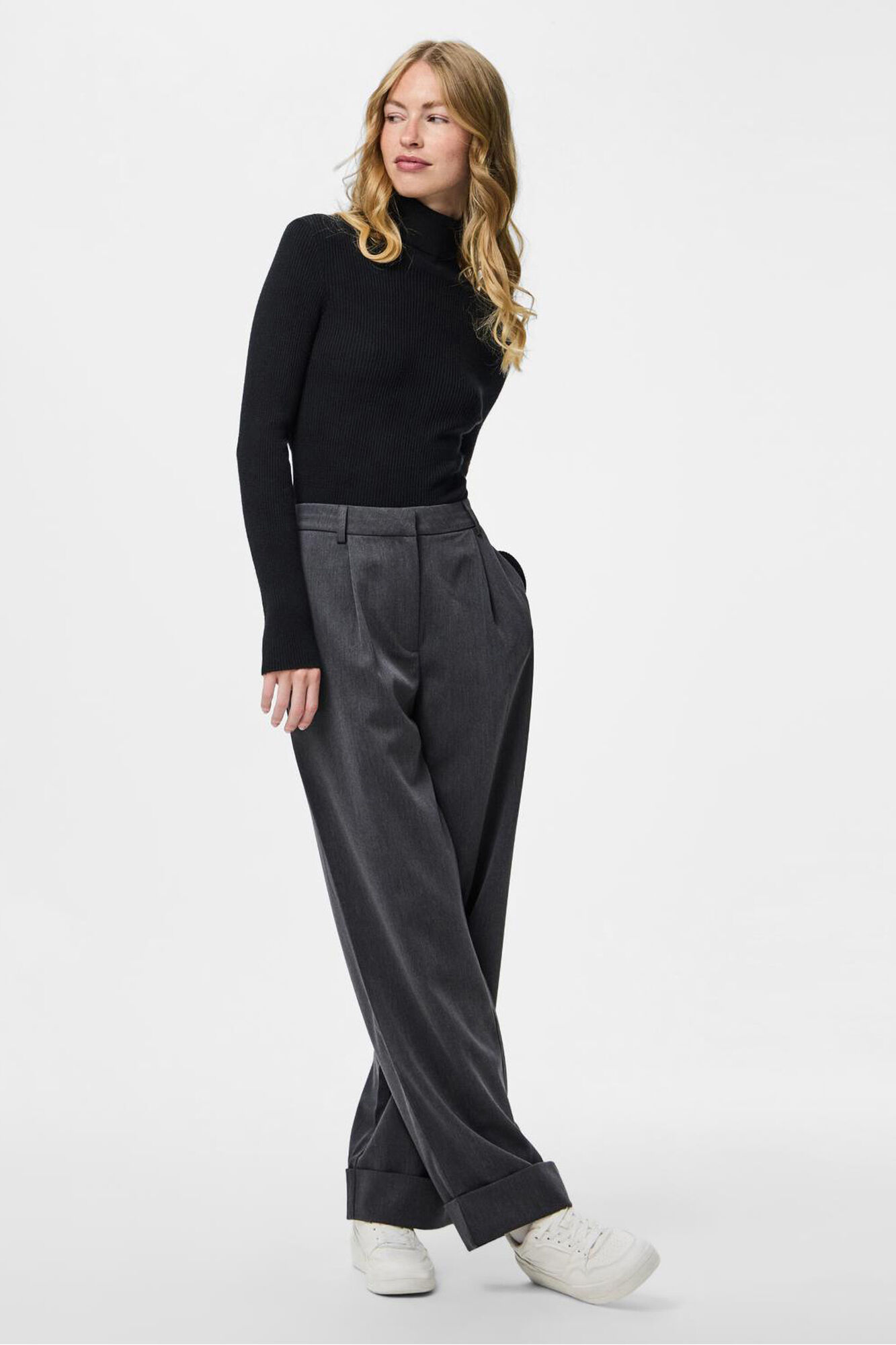 Pieces Jersey b&aacute;sico cuello vuelto