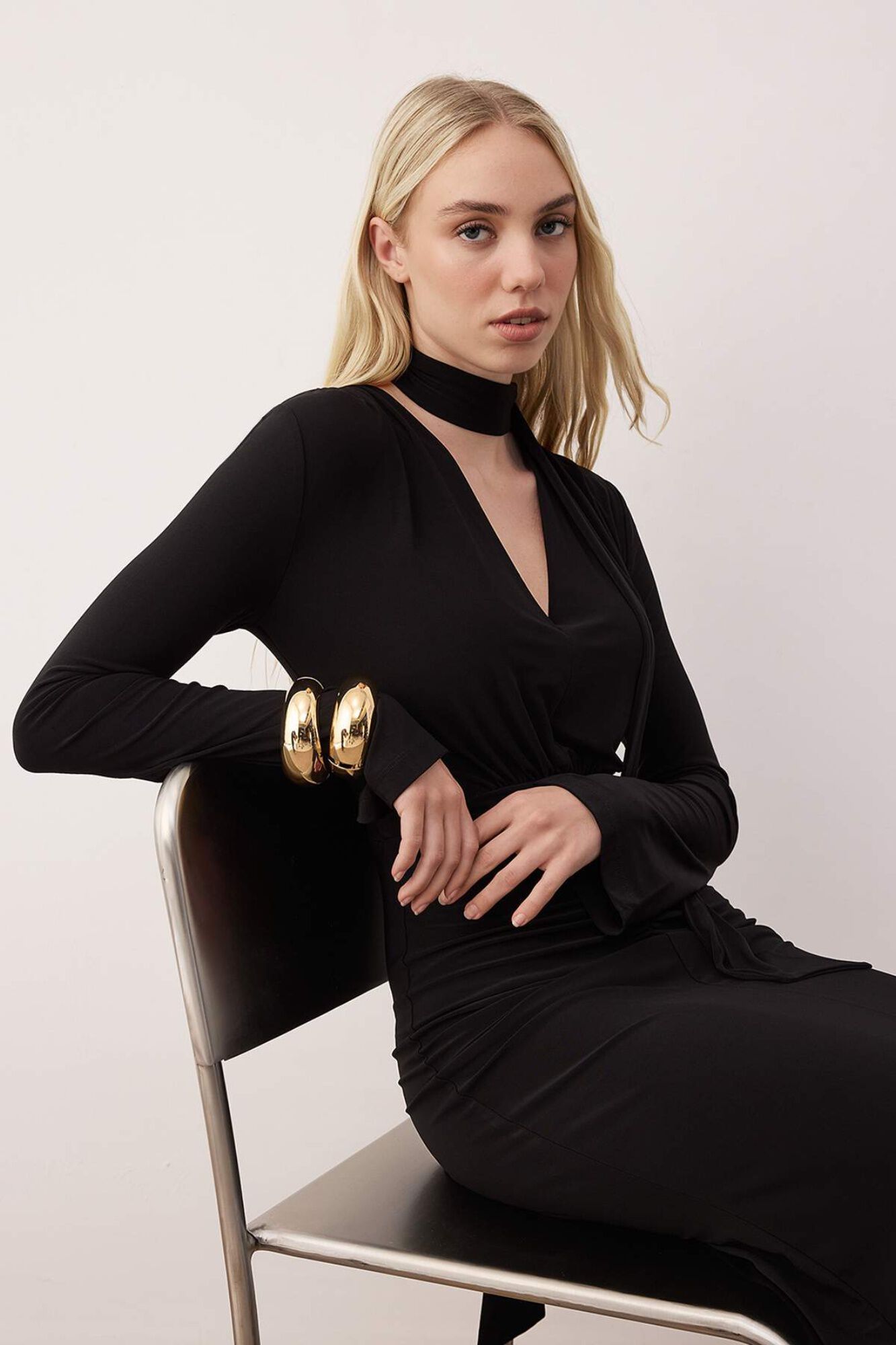 Trendyol Vestido midi com detalhe na gola
