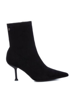 Springfield Women's high-heeled sock-style ankle boot by the brand Xti. black