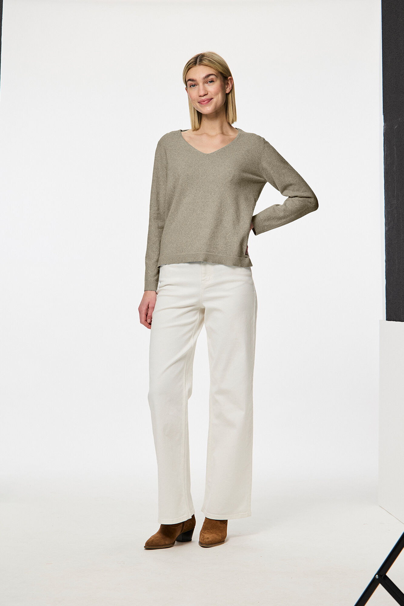 Pieces Einfacher V-Ausschnitt-Pullover