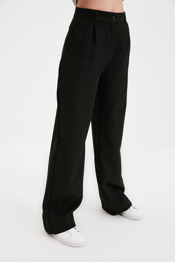 Trendyol Pleated pants Crna