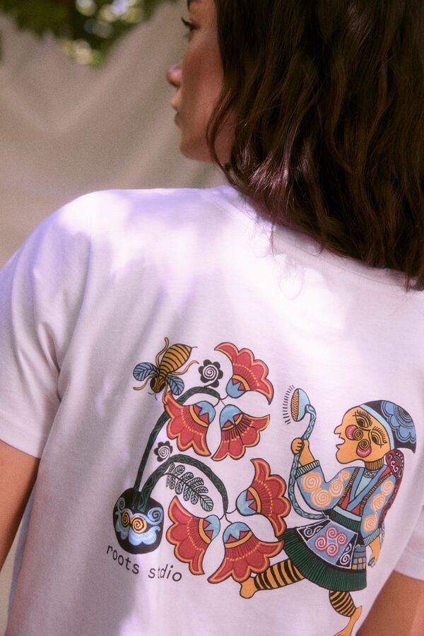Springfield Majica sa grafičkim printom na leđima „Roots Studio“ bela