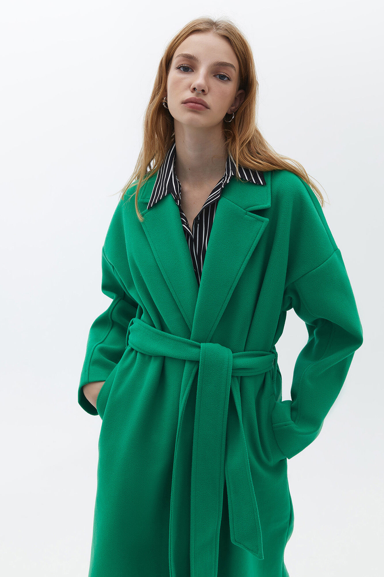 Oxxo Abrigo con cintur&oacute;n