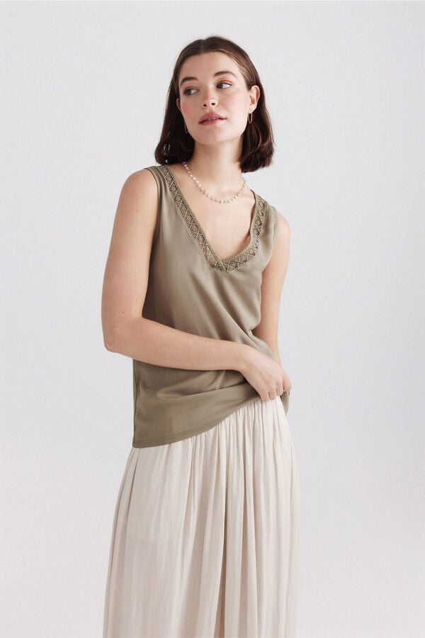 Springfield Embroidered neckline vest top beige