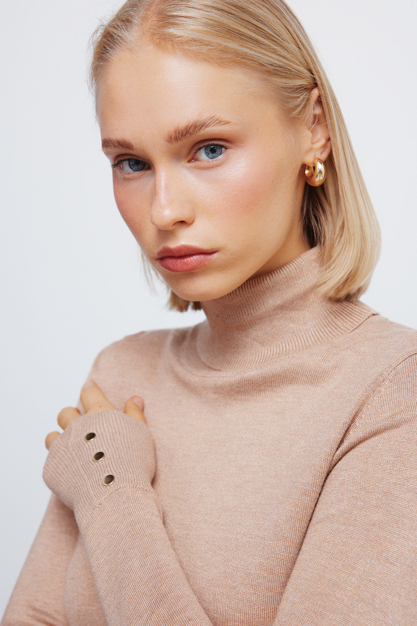 Springfield high neck jumper with buttons and cuffs