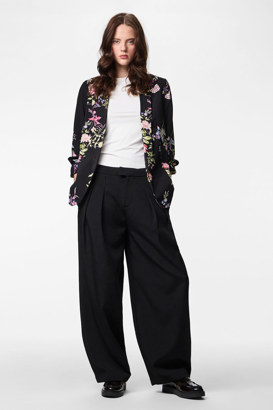 Blazer estampada con manga tres cuartos