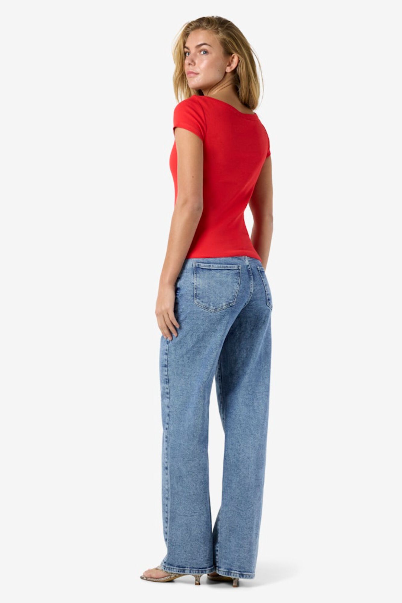 Noisy May Camiseta de manga corta con cuello barco