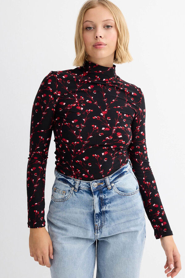 Inside Camiseta Cuello Alto Con Estam estampado