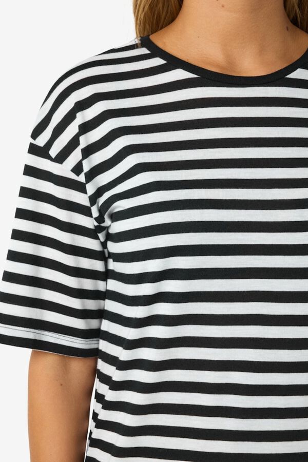 Noisy May Short sleeve T-shirt style midi dress black