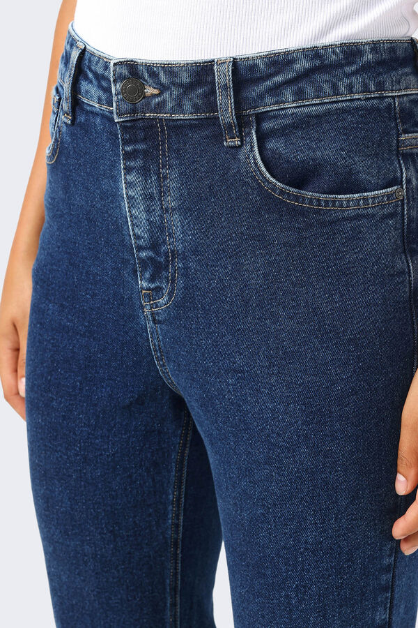 Noisy May Jean Mama Blau