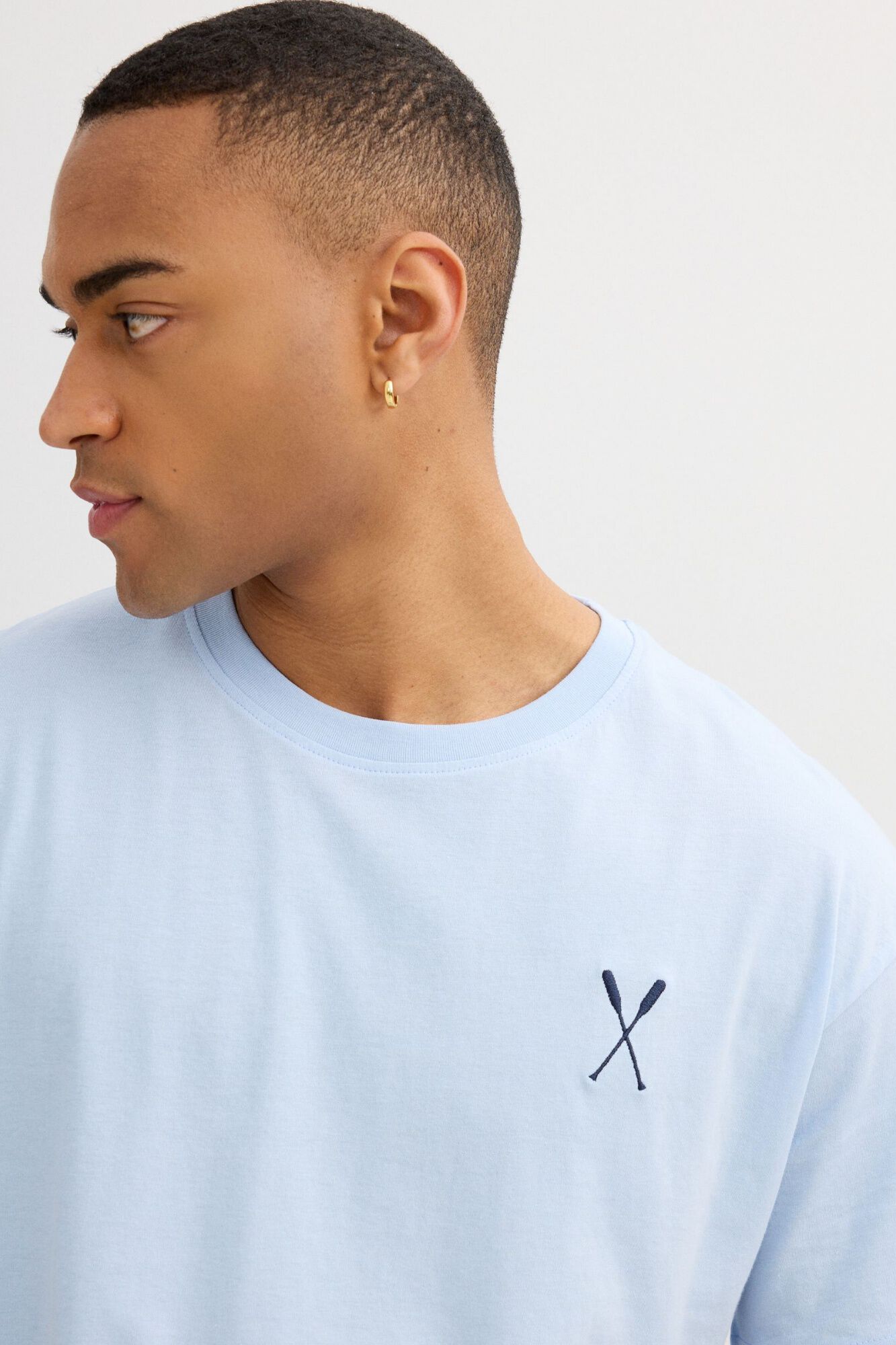 Inside T-shirt com detalhe minimalista