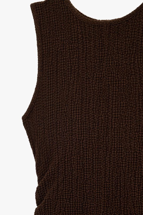 Koton Vestido midi entallado tostado