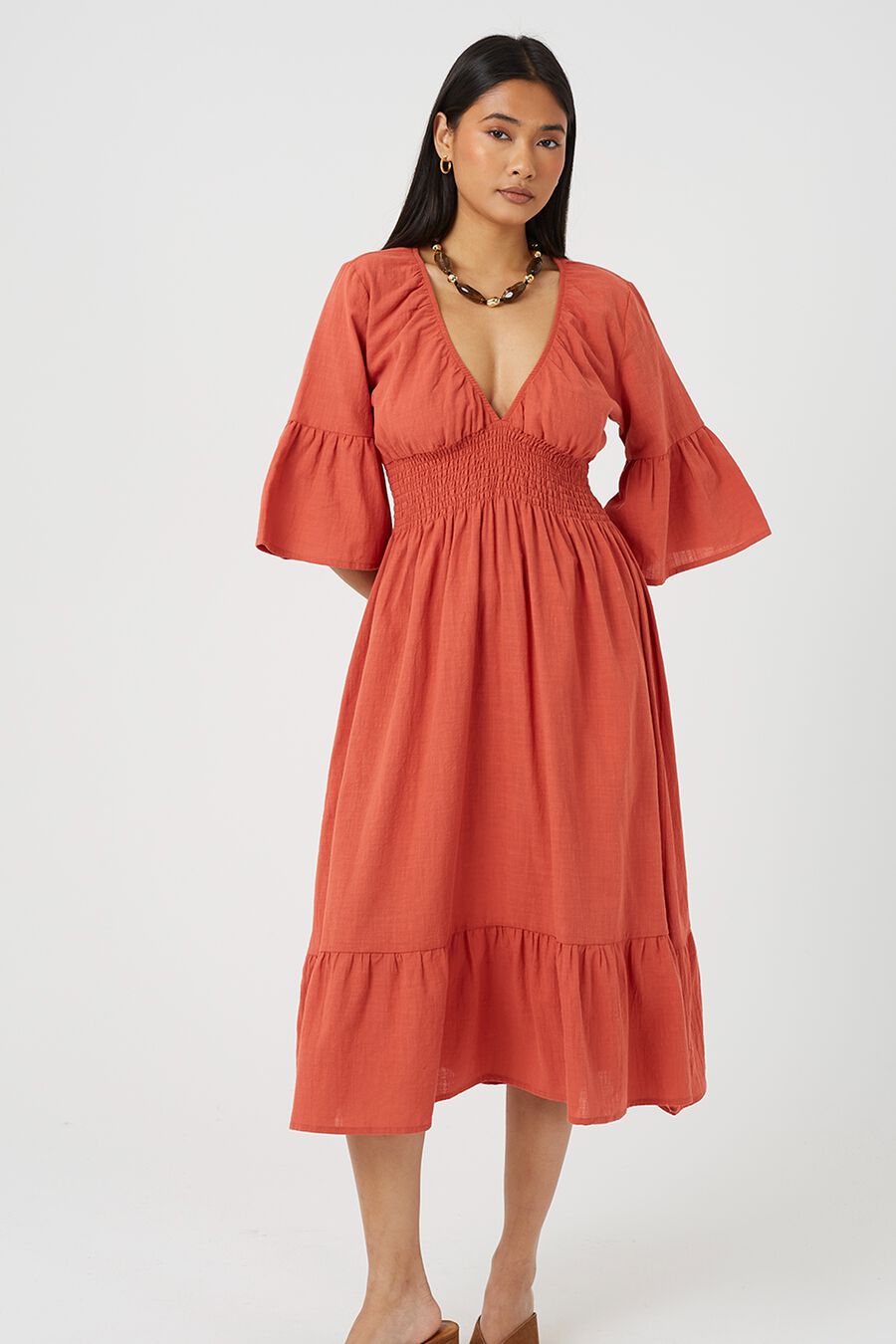 Vestido largo con detalle fruncido