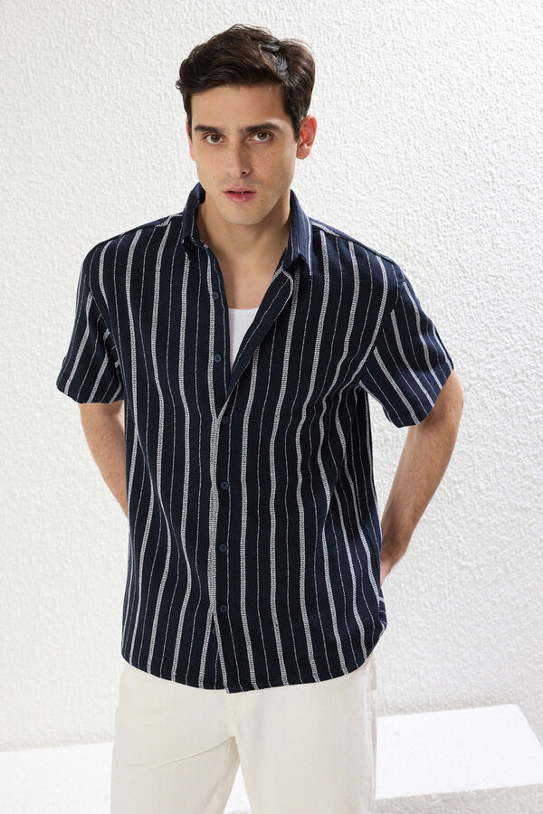 Trendyol Camisa oversize de manga corta azul