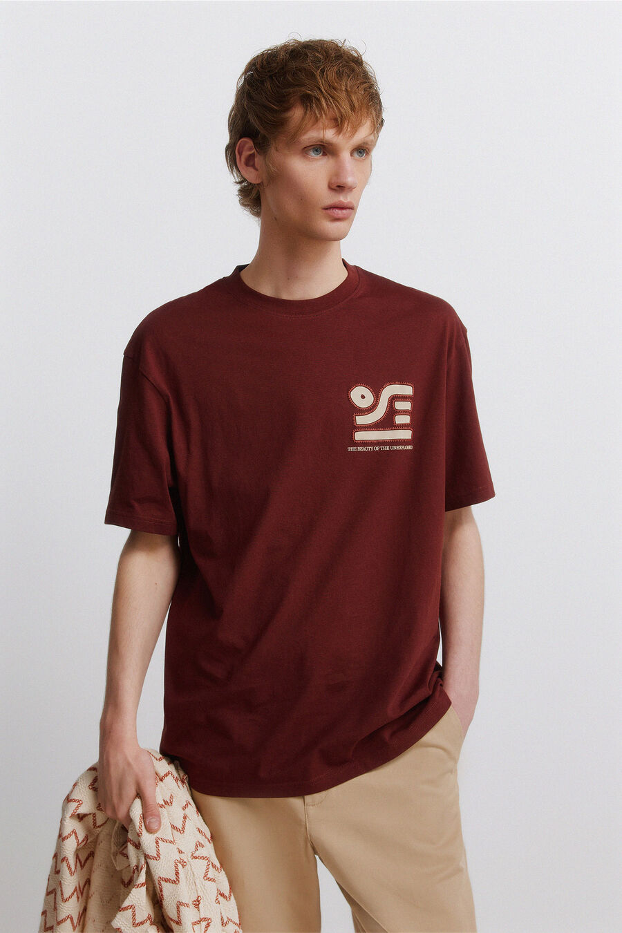 Camiseta bordado étnico