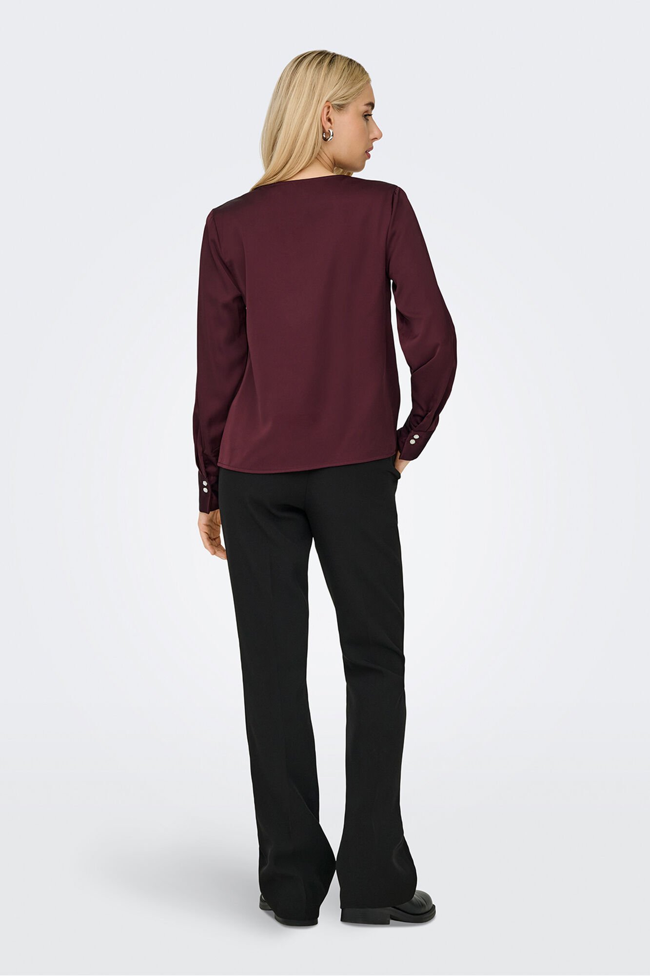 Only Blusa satinada manga larga