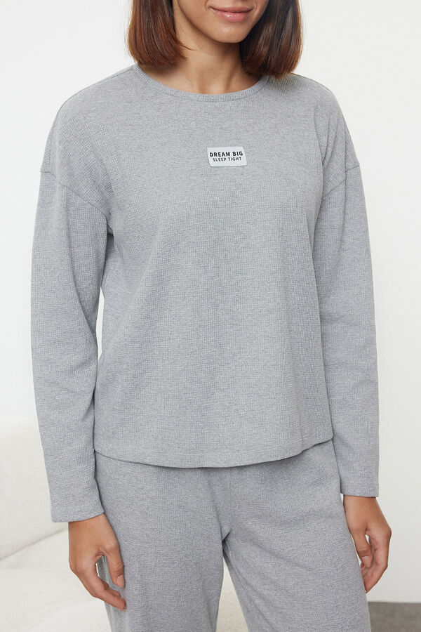 Trendyol Conjunto pijama felpa gris&nbsp; gris