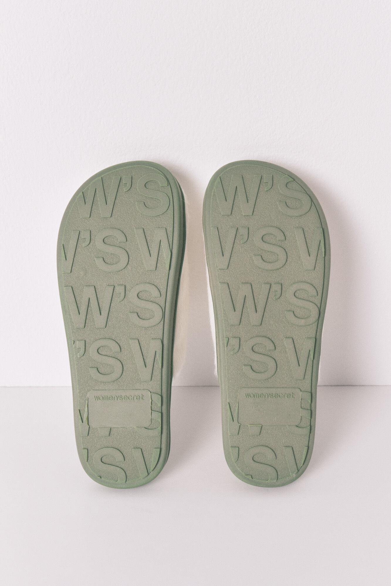 Women'secret Zapatillas casa cerradas blanco Mafalda 