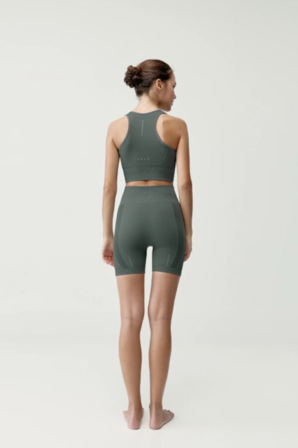 Born Living Yoga Pantalones cortos deportivos Eris verde kaki