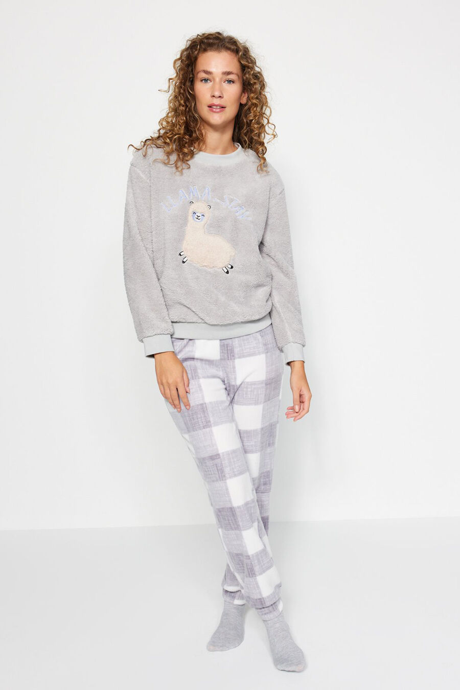 Conjunto pijama polar cuadros gris