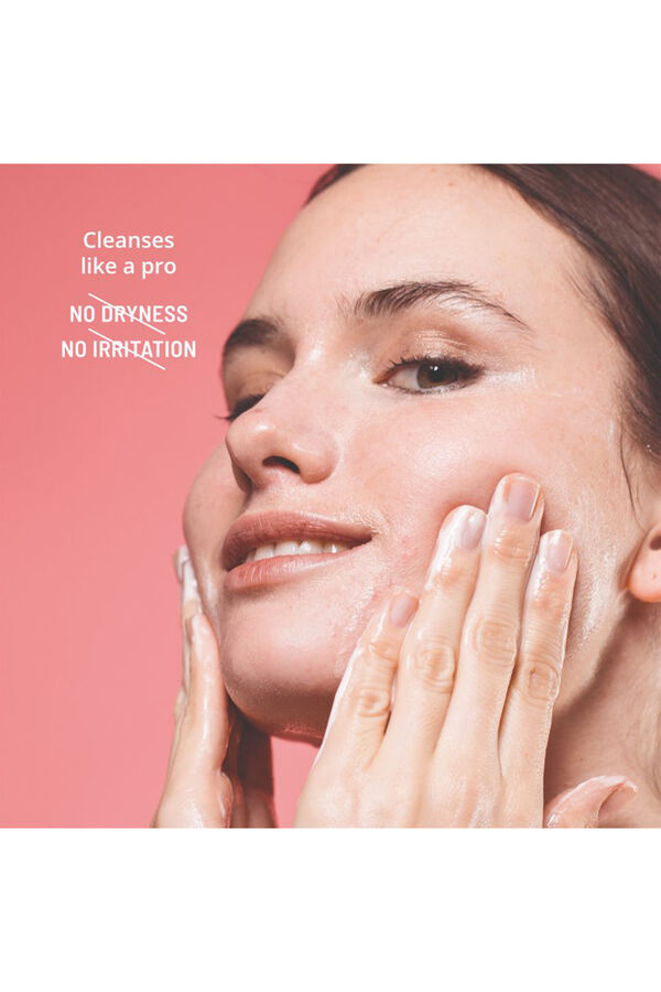 Freshly Cosmetics Rose Quartz Facial Cleanser Bela