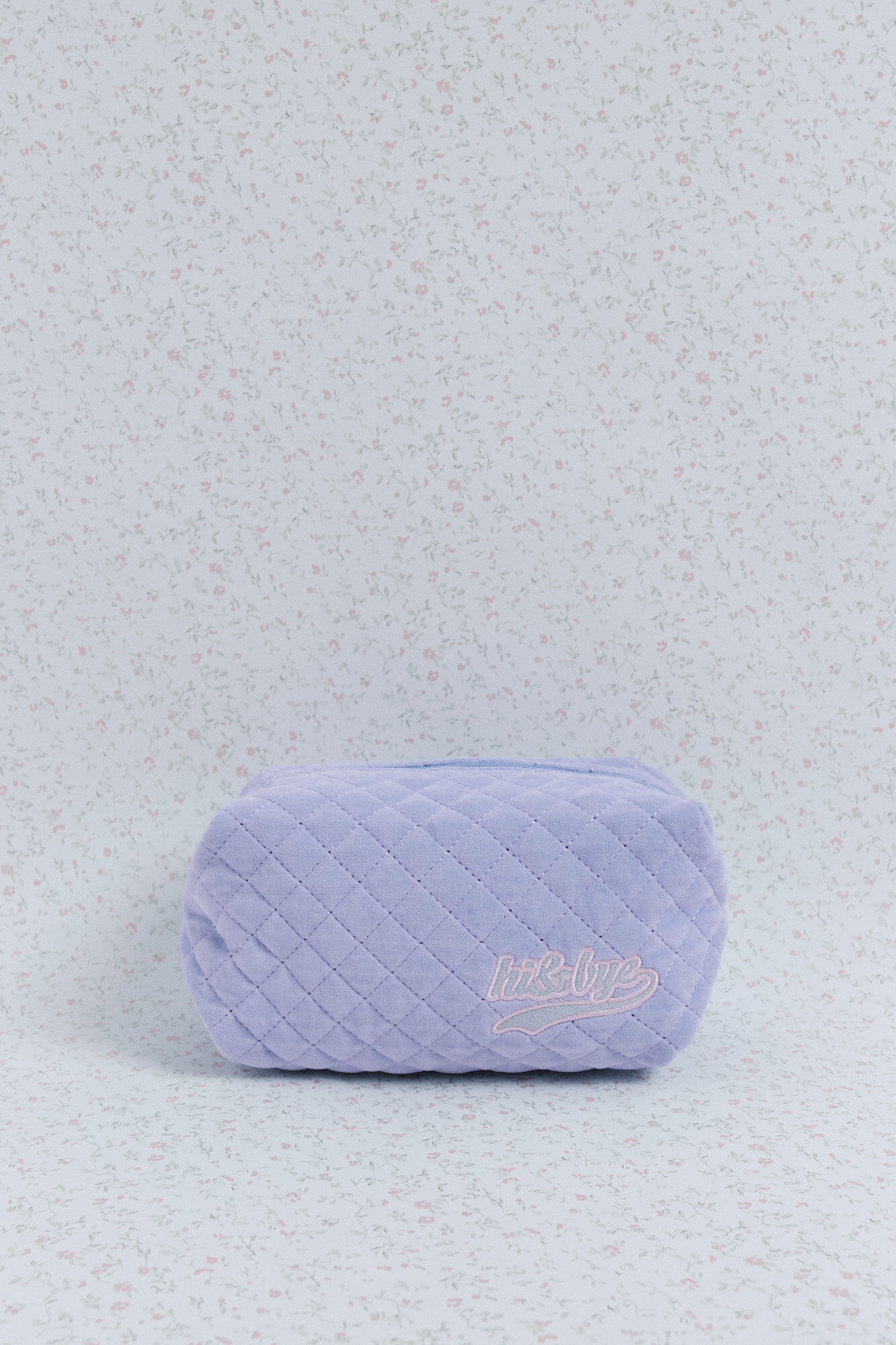 HI&BYE Svetloplava somotska pli&scaron; neseser sa vez logo