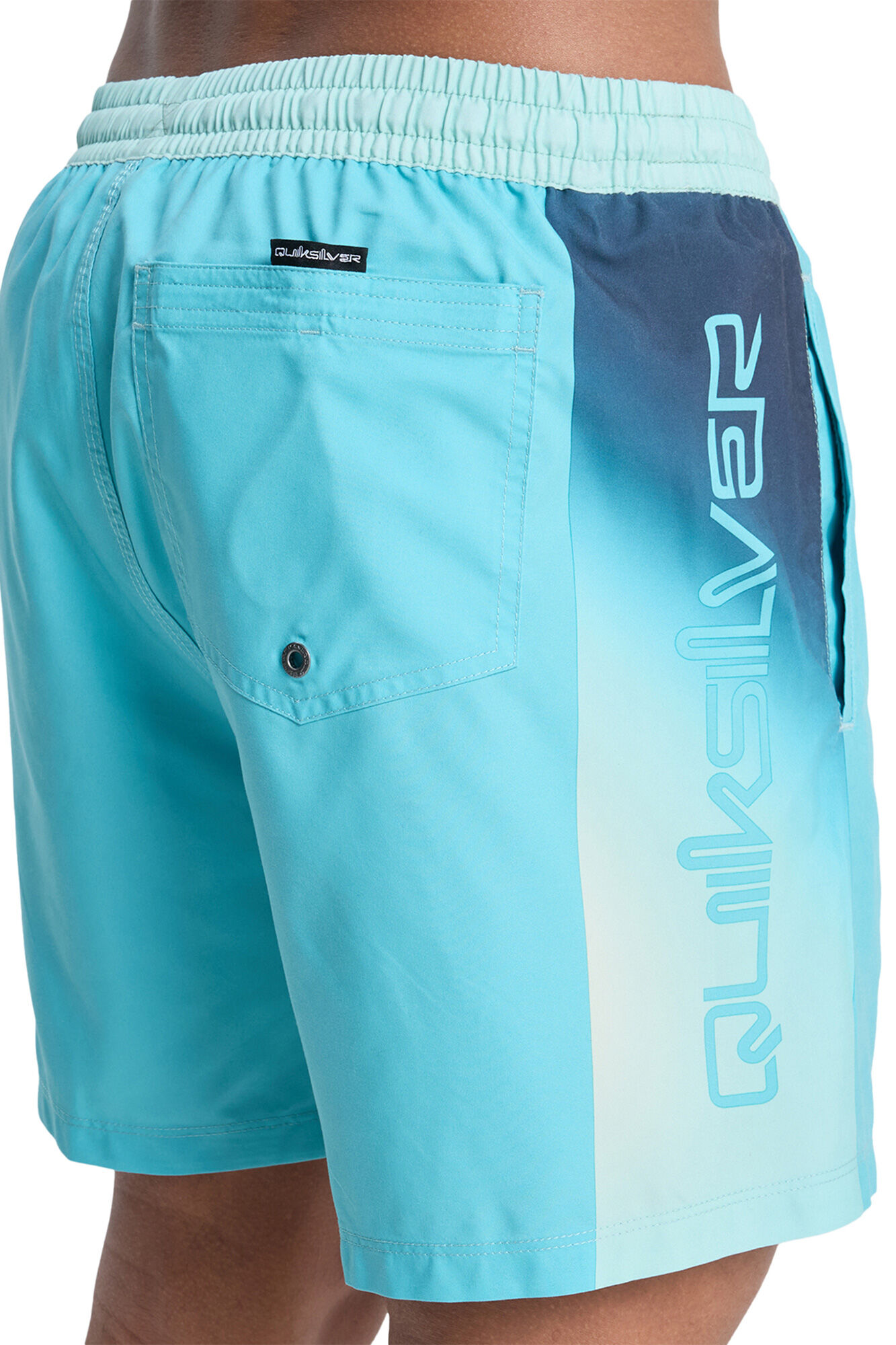 Quiksilver Ba&ntilde;ador corto logo lateral
