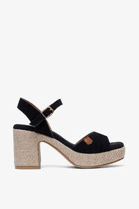 Popa Cu&ntilde;a tac&oacute;n Daira Serraje