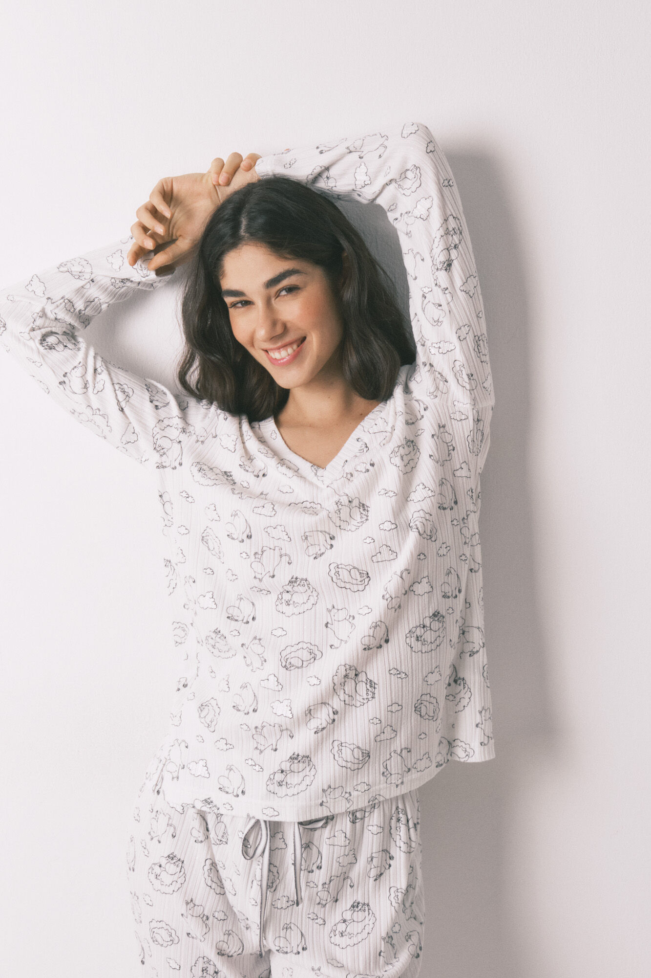 Women'secret Bela mekana rebrasta Moomin dezenirana duga pidžama