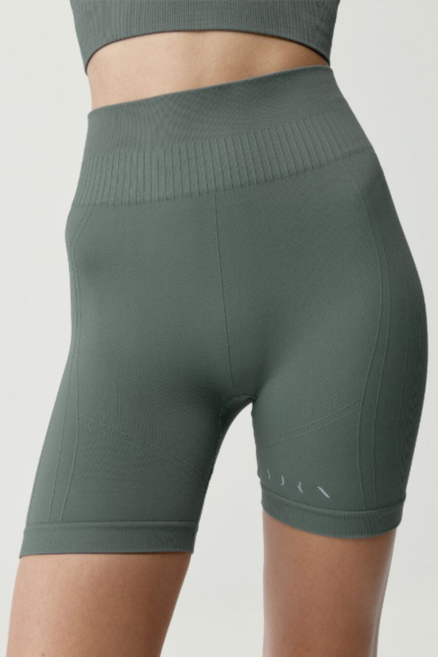 Pantalones cortos deportivos Eris verde