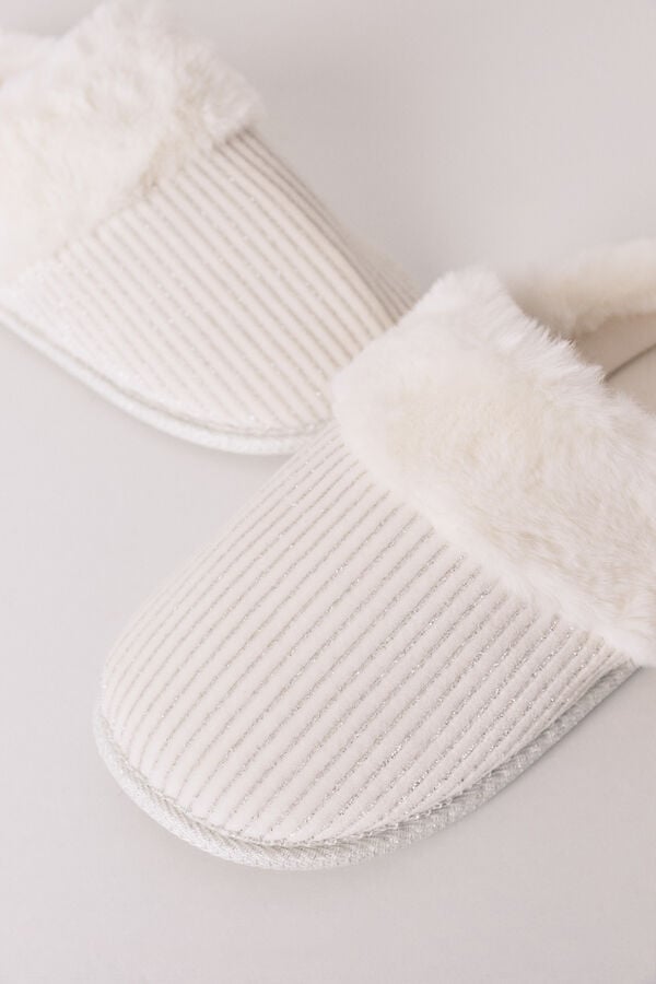 Women'secret Bele sobne papuče od lureks krzna sa rebrastom teksturom Bež