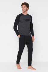 Trendyol Black and anthracite print regular-fit pyjamas set with raglan sleeves  imprim&eacute;
