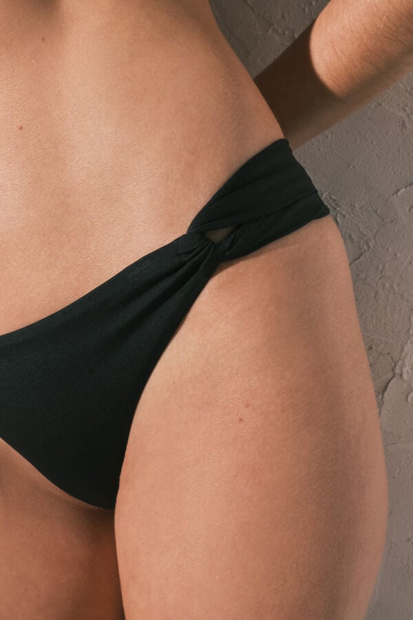 Women'secret Crni klasični donji deo bikinija sa bočnim uvijanjem Crna