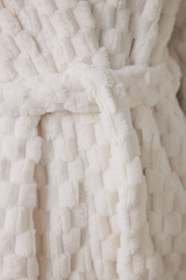 Penti Bata con cinturón mullida y de ensueño. marfil