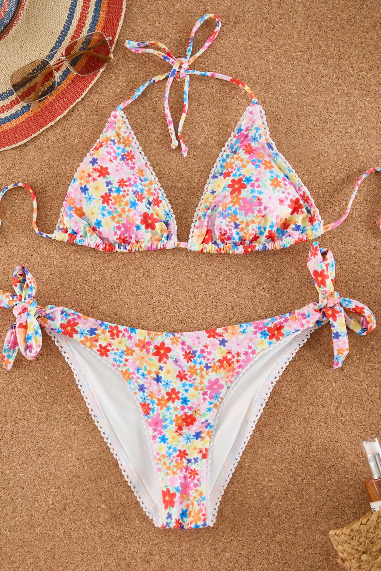 Trendyol Biqu&iacute;ni com estampado floral