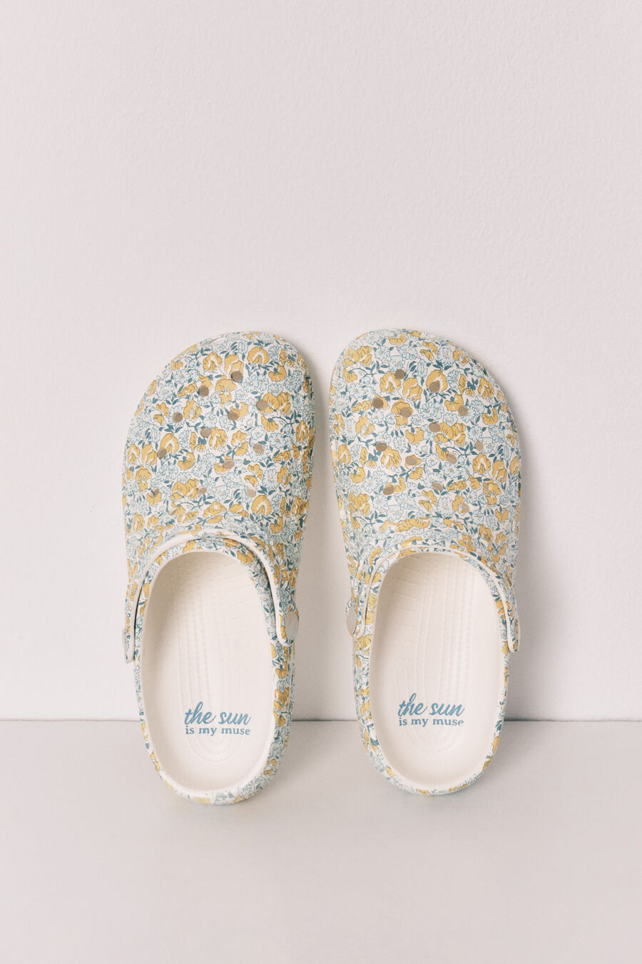Zapatillas casa tipo zueco florecitas
